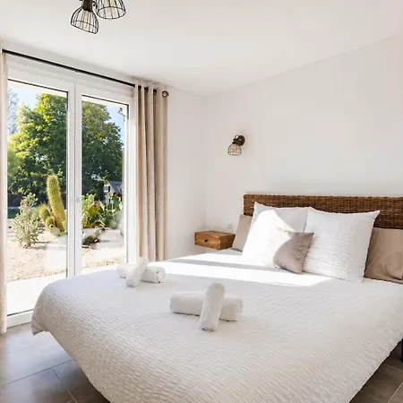 Villa 8 Personnes Avec Piscine Chauffée, Jardin De 6000 M2, 25mn De Lyon
